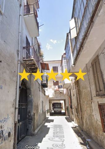 Appartamento in residenziale in Via Caracciolo