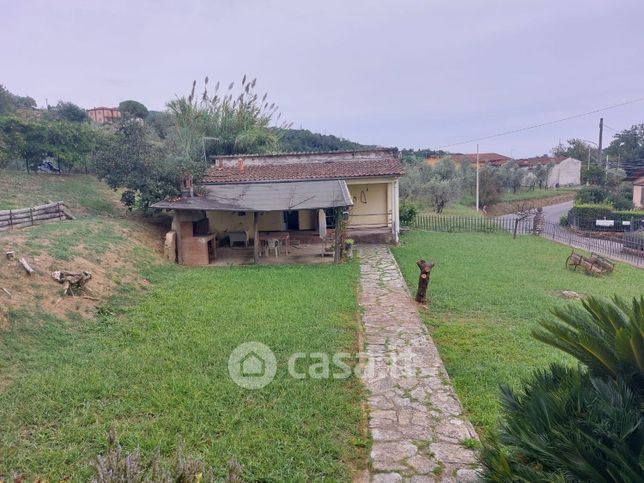 Casa bi/trifamiliare in residenziale in Via Olmarello 44