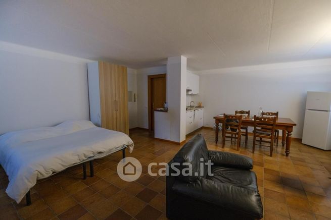 Appartamento in residenziale in Via Monte Rosa