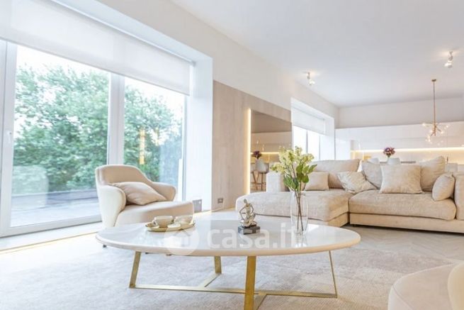 Appartamento in residenziale in Via Siesalunga
