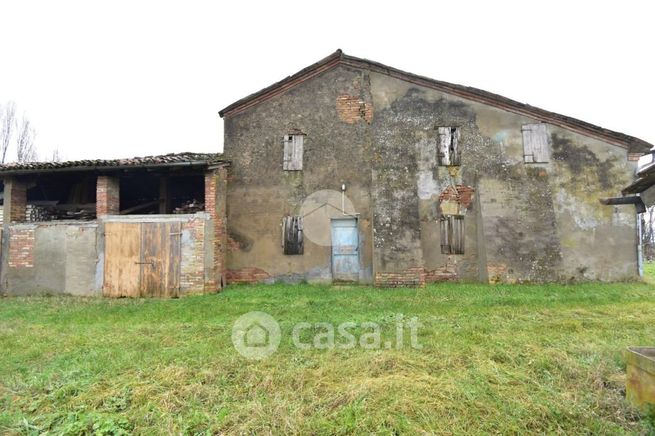 Casa bi/trifamiliare in residenziale in 