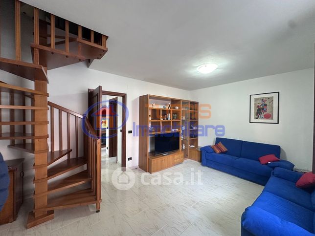 Casa bi/trifamiliare in residenziale in Via Mario Sironi 2