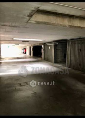 Box/posto auto in residenziale in Via dell'Ongaro