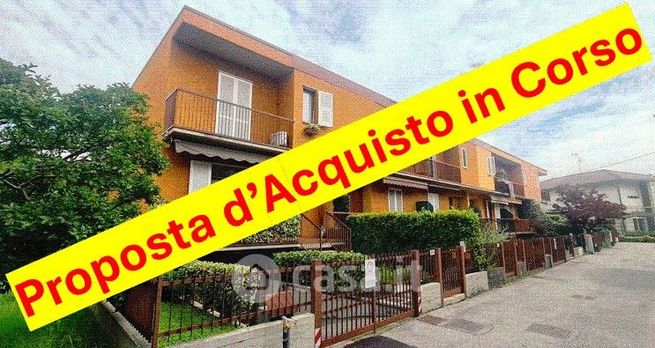 Casa bi/trifamiliare in residenziale in Via C. Battisti 24