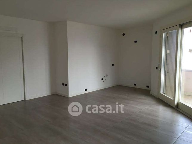 Appartamento in residenziale in Via Magenta