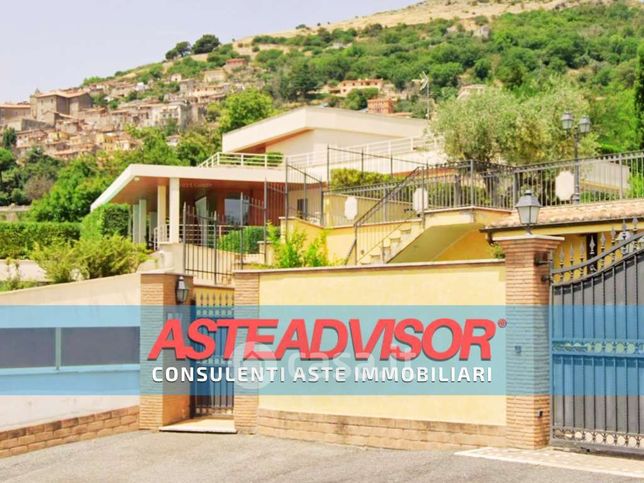 Villa in residenziale in Via Colle Belvedere della Stazione 11