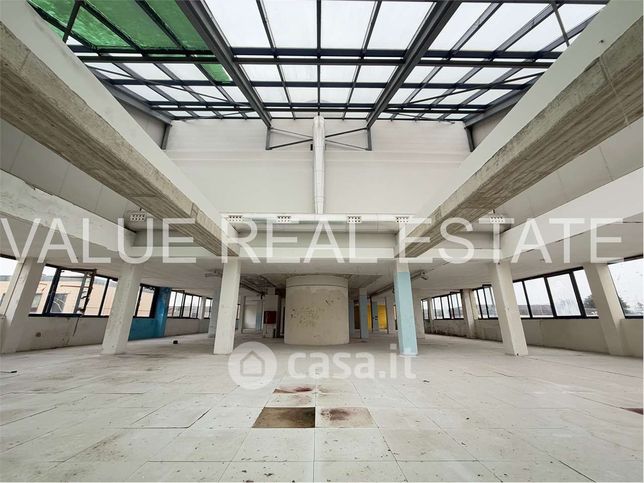 Ufficio in commerciale in 