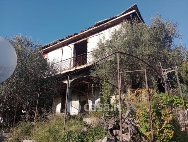 Casa indipendente in residenziale in 