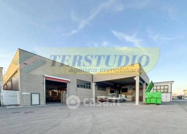 Capannone in commerciale in Via Galileo Galilei