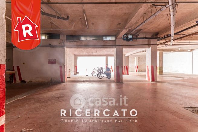 Box/posto auto in residenziale in Via Giovanni Camillo Palma