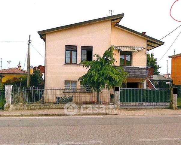 Appartamento in residenziale in Via Sabbioni 92