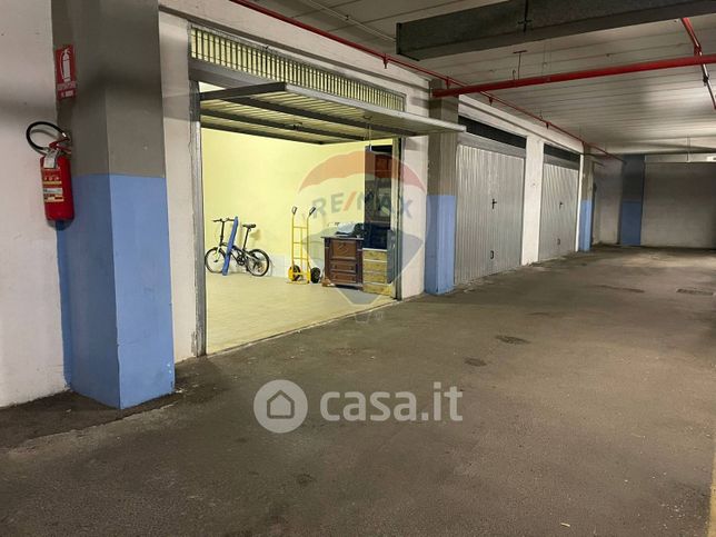 Garage/posto auto in residenziale in Via dei Prati Fiscali 239