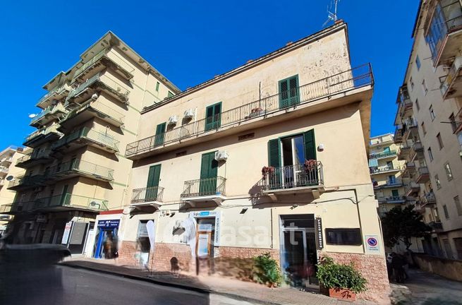 Ufficio in commerciale in Via Trento 183