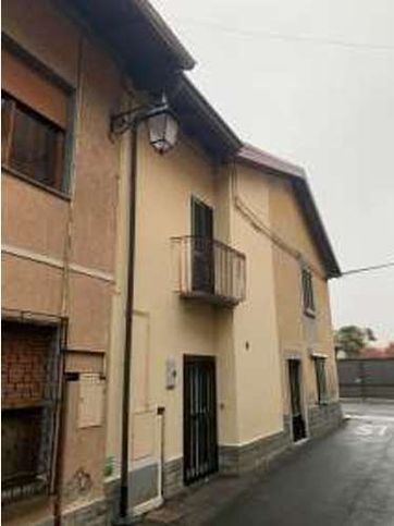 Casa bi/trifamiliare in residenziale in Via A. De Gasperi 3