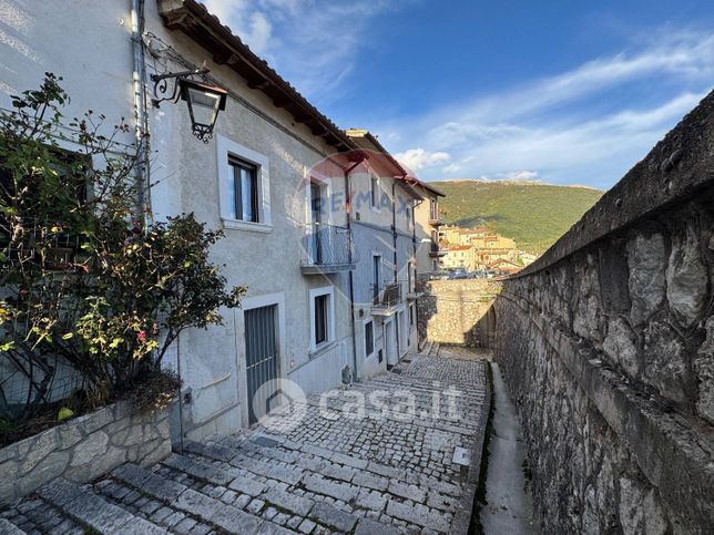 Appartamento in residenziale in Via Coste 67