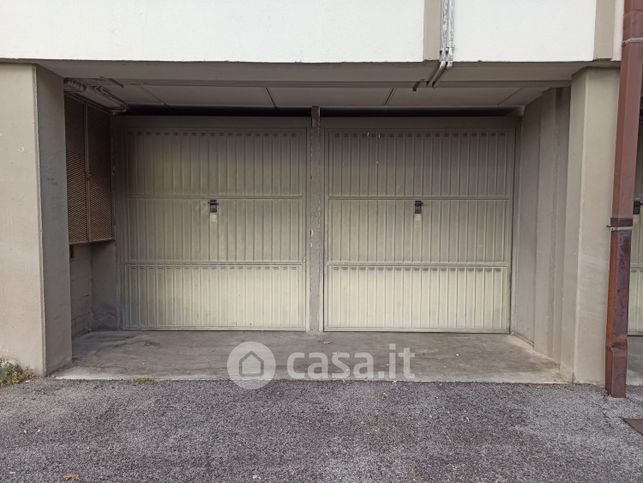 Box/posto auto in residenziale in Via della Cooperazione