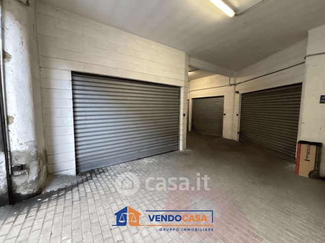 Garage/posto auto in residenziale in Via Coronata 5