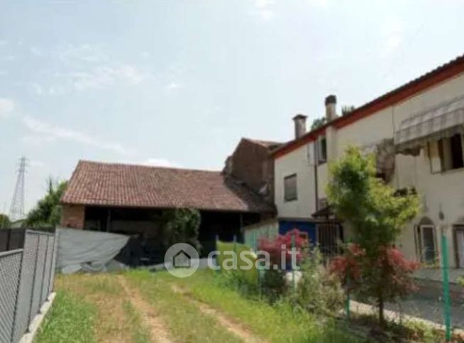 Casa bi/trifamiliare in residenziale in Viale Europa