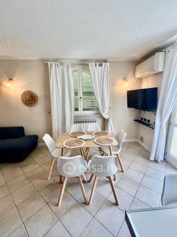 Appartamento in residenziale in Via GiosuÃ¨ Carducci