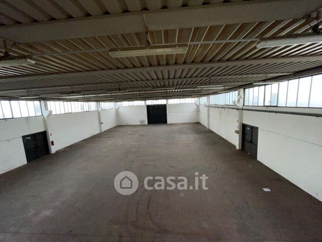Capannone in commerciale in Via dei Piani di Monte Savello