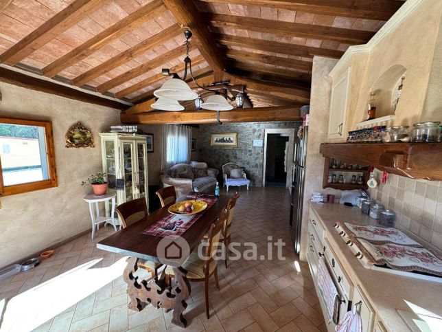 Rustico/casale in residenziale in 