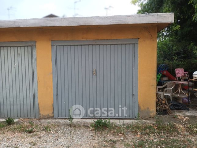 Box/posto auto in residenziale in Via A. Gramsci 125