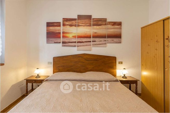 Casa bi/trifamiliare in residenziale in Via Lago di Varese