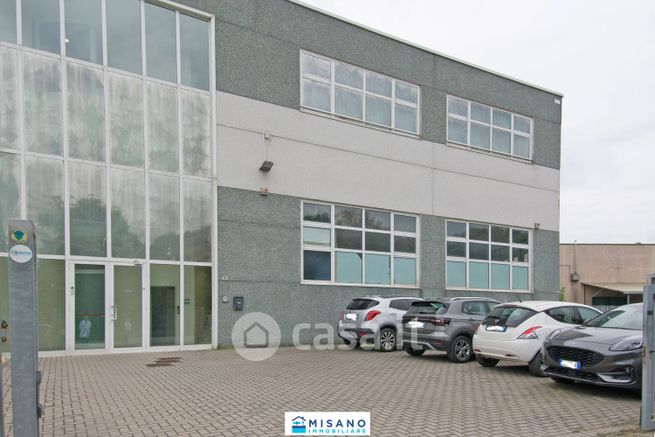 Capannone in commerciale in Via dell'Industria 2 /A