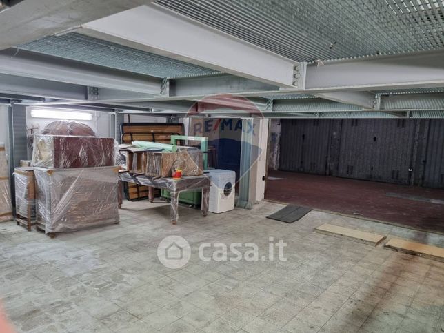 Garage/posto auto in residenziale in Via del Rotolo 42