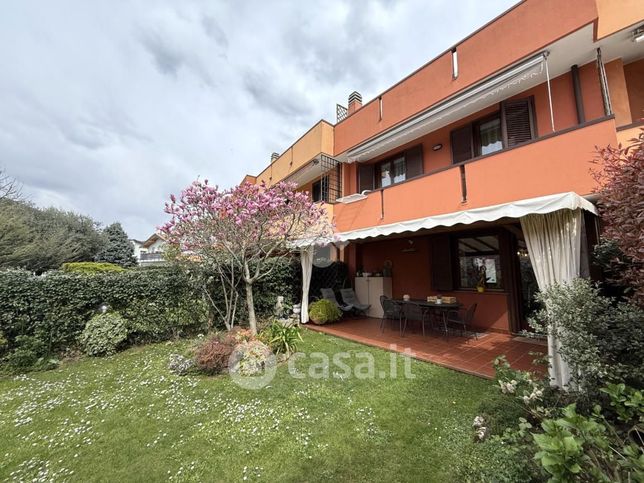 Villetta a schiera in residenziale in Via Giosuè Carducci 12