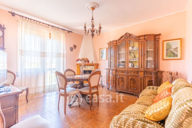 Appartamento in residenziale in Via dei Glicini 5