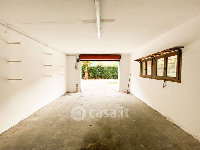 Box/posto auto in residenziale in Via Cavalieri di Vittorio Veneto