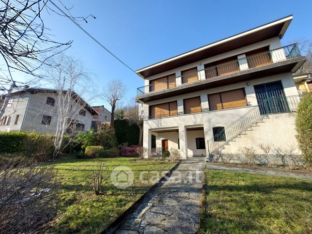 Casa indipendente in residenziale in Via Martiri della Libertà