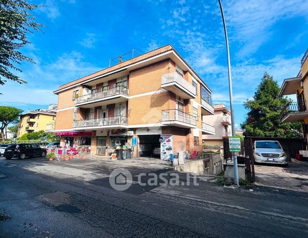 Box/posto auto in residenziale in Via Antonio Fantinoli 32