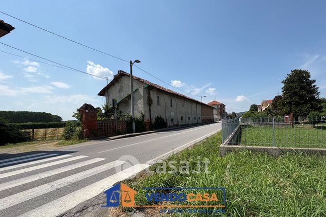 Rustico/casale in residenziale in Borgo San Martino 7
