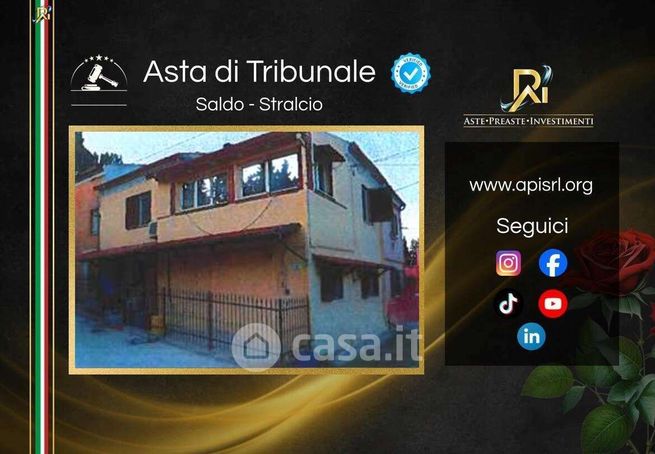 Casa indipendente in residenziale in Strada dei Fiori 45