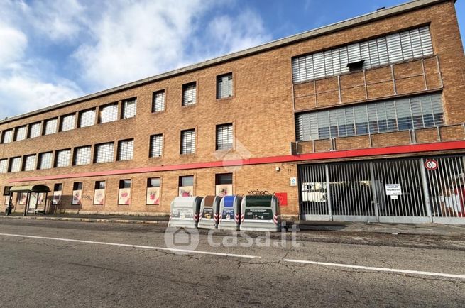 Capannone in commerciale in Via Casteldelfino 79