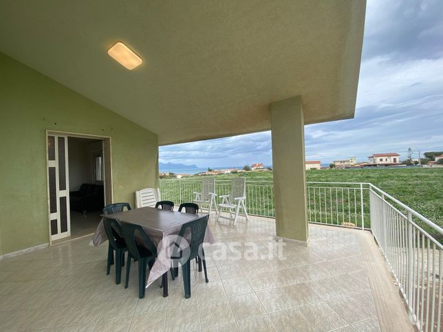 Casa bi/trifamiliare in residenziale in Via dei Caraibi 133