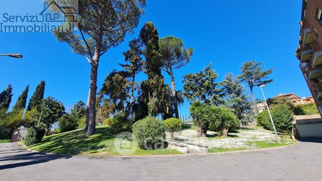 Attico/mansarda in residenziale in Via Cassia 1110