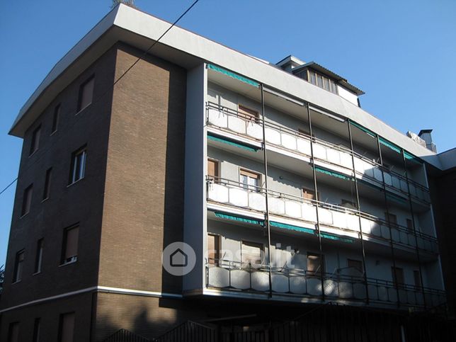 Appartamento in residenziale in Via Tronto 11