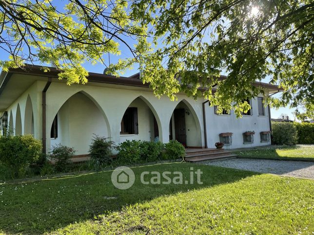 Casa indipendente in residenziale in Via Garibaldi