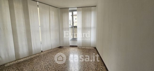 Ufficio in commerciale in 