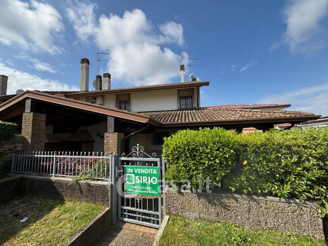 Casa bi/trifamiliare in residenziale in Vicolo Chiuso 9