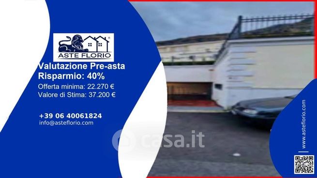 Box/posto auto in residenziale in Via Fratte 19