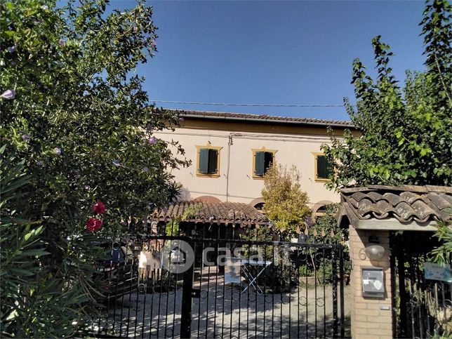 Casa indipendente in residenziale in Via Pratonera 20