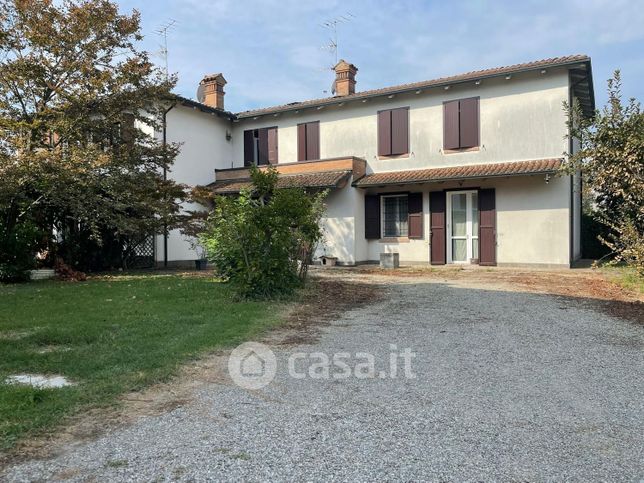 Casa indipendente in residenziale in Via Lirone