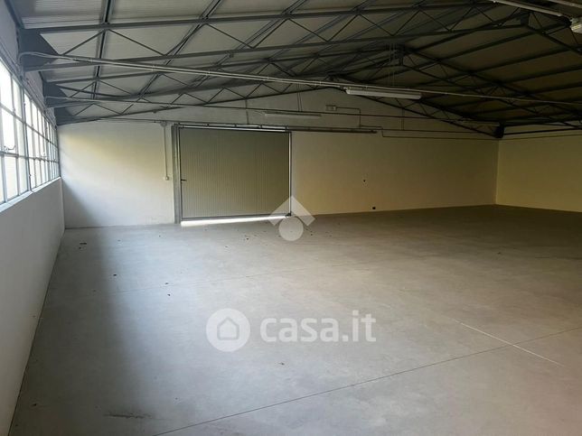 Capannone in commerciale in Via Noalese 77