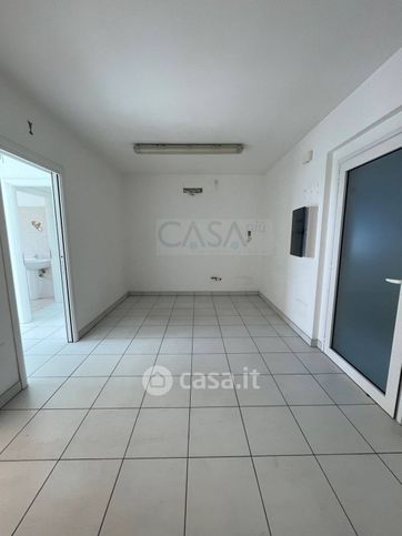 Ufficio in commerciale in 