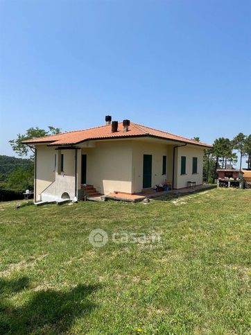 Casa indipendente in residenziale in 