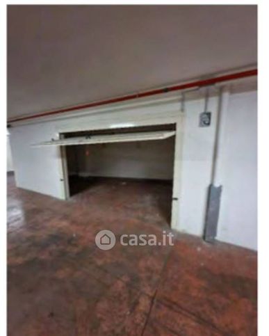 Box/posto auto in residenziale in Via Fratte 19